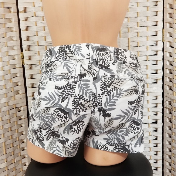 Old Navy Lot Of 2 Pixie Shorts Size 2 - Picture 9 of 12